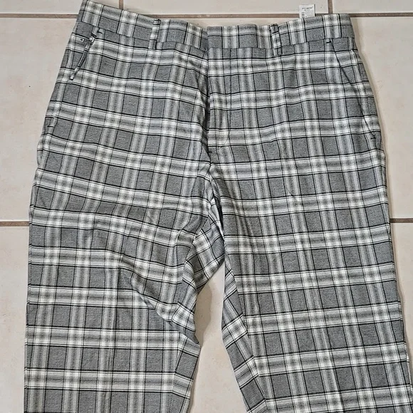 Zara Men's Black and White Checkered Chinos - Picture 2 of 7
